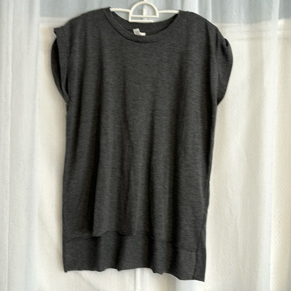 Bella + Canvas Women’s Flowy Rolled Cuffs Muscle Tee Size M NWOT